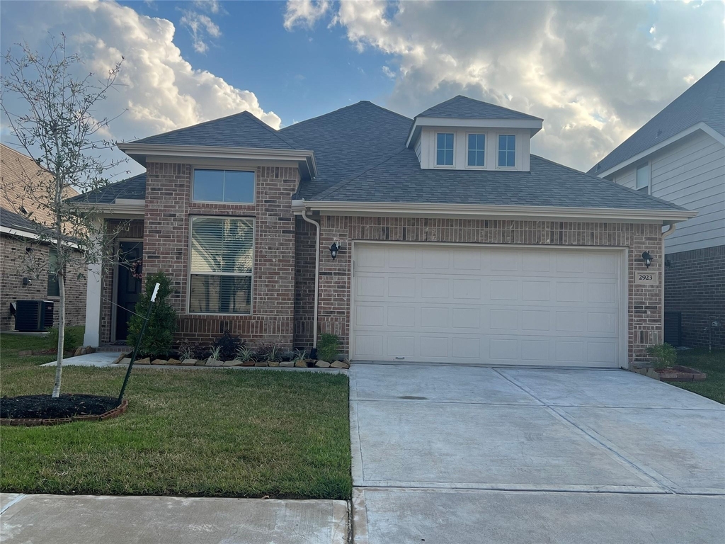 2923 Painted Sunrise Trail - Photo 1