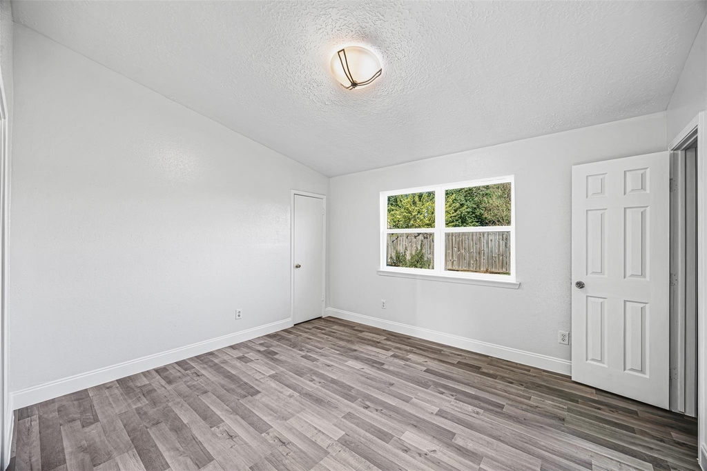 10407 Townhall Lane - Photo 13