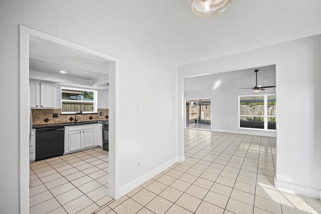 10407 Townhall Lane - Photo 4