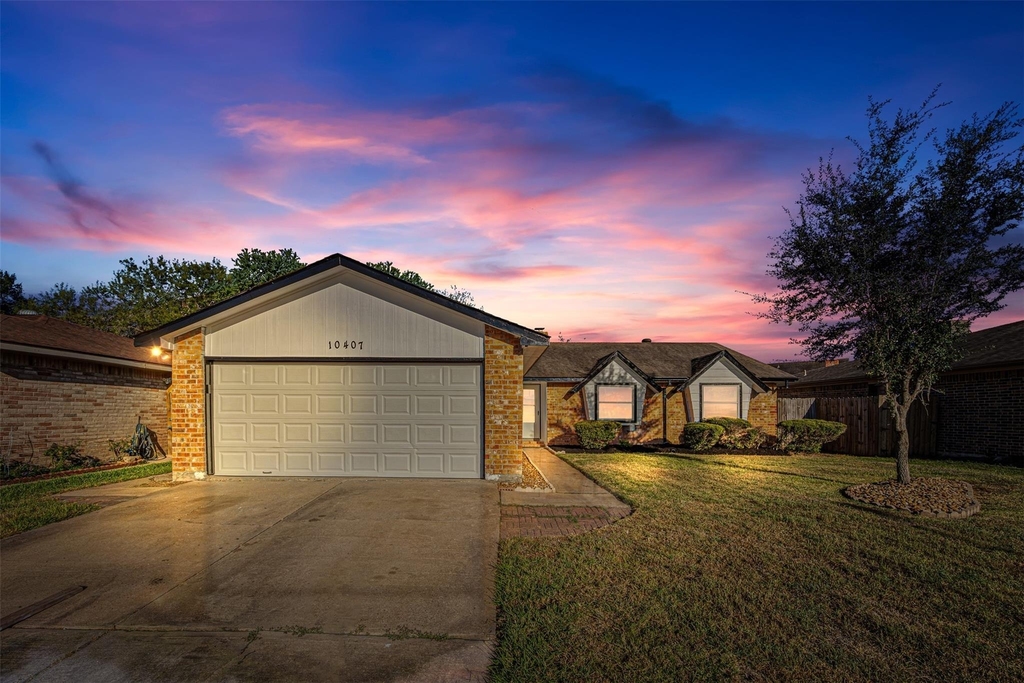 10407 Townhall Lane - Photo 0