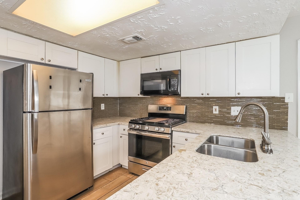 20239 Misty Pines Drive - Photo 6