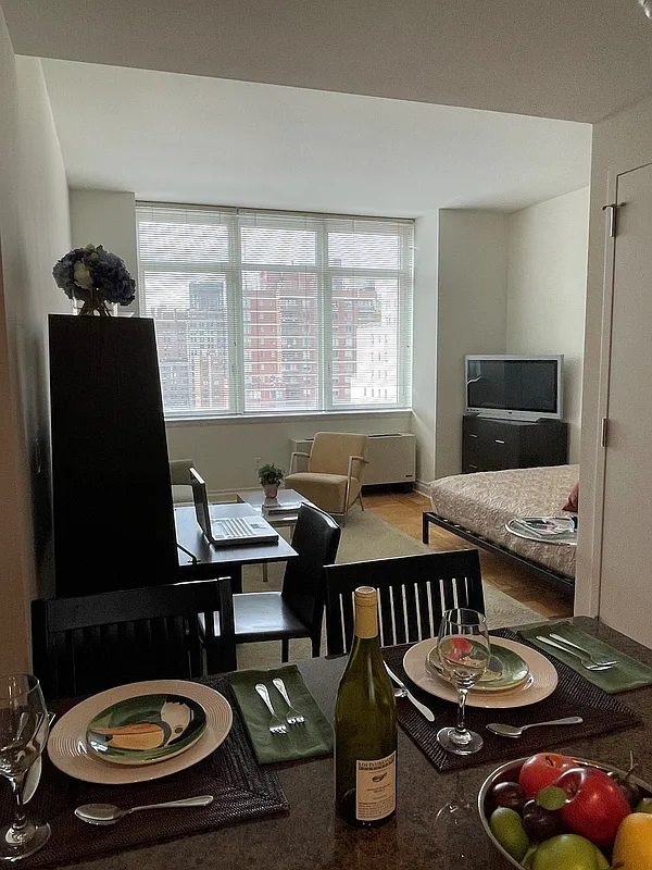 Lexington Avenue / 97th Street - Photo 1