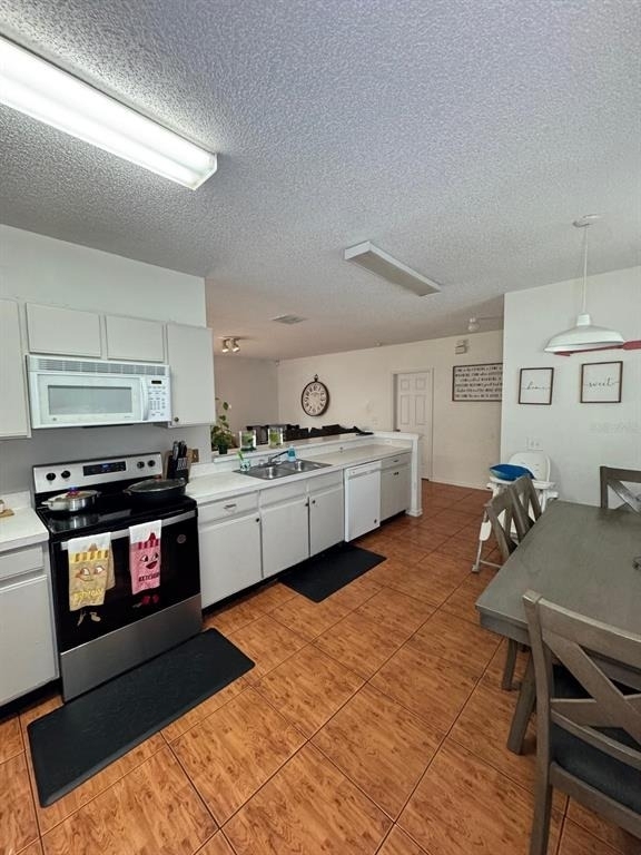 607 Maricopa Drive - Photo 1