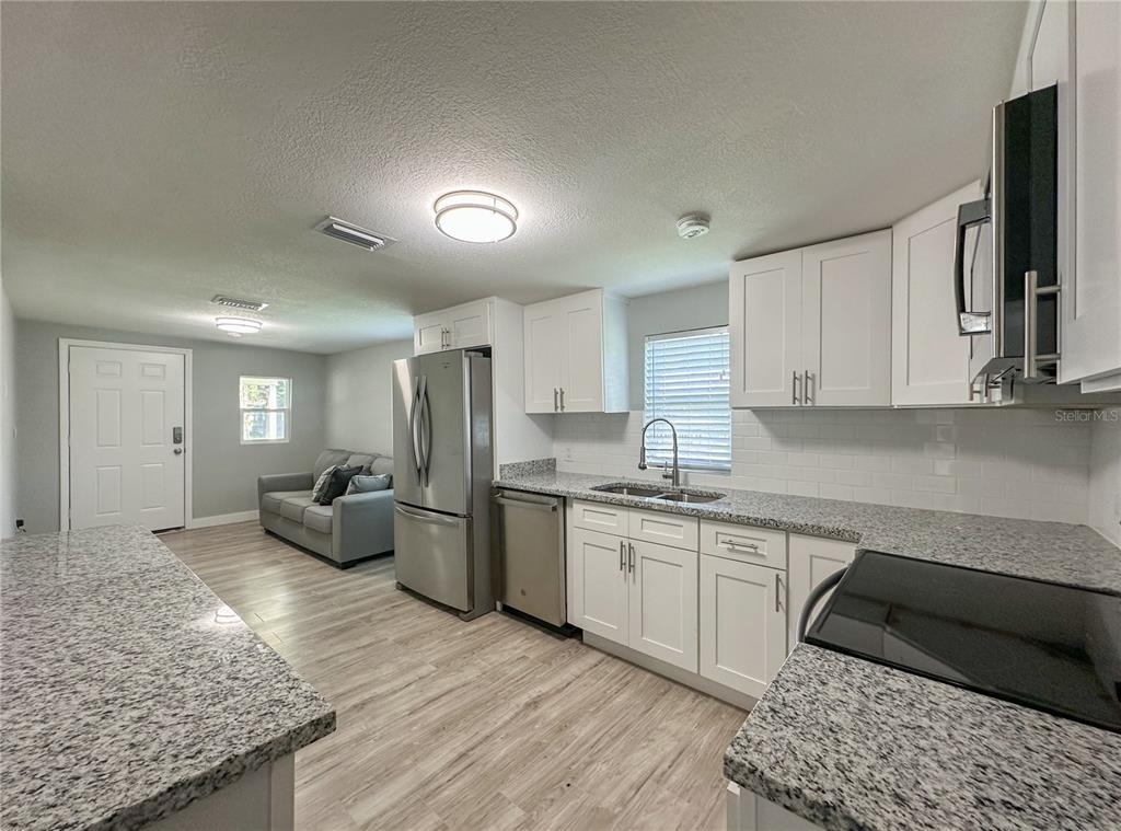 634 Foster Avenue - Photo 2