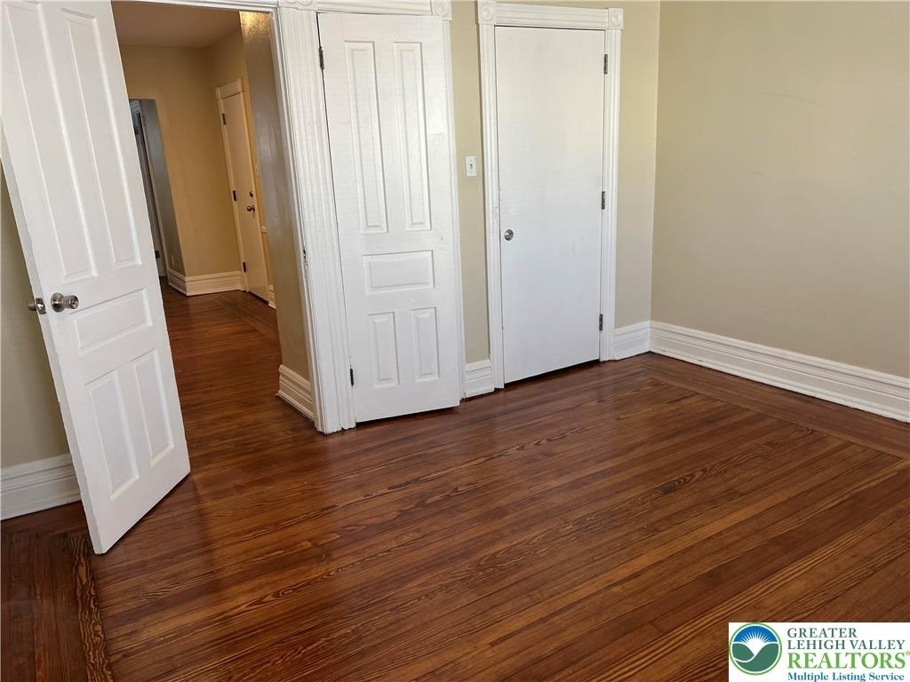 718 W Washington Street - Photo 2