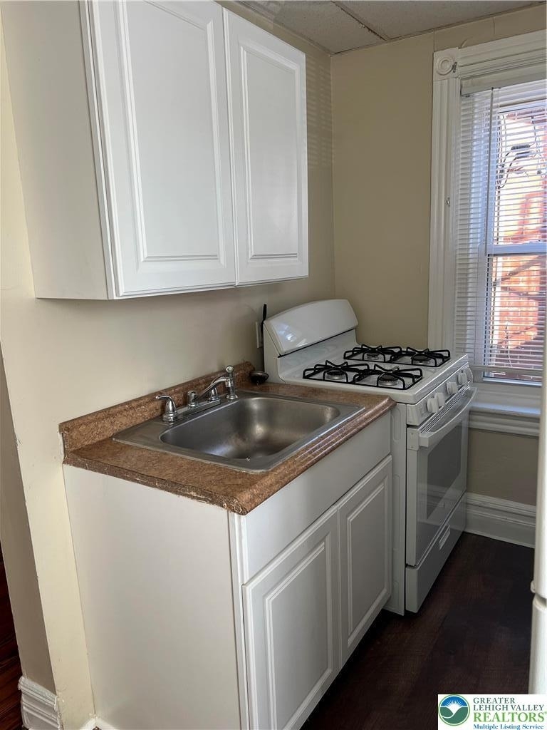 718 W Washington Street - Photo 10