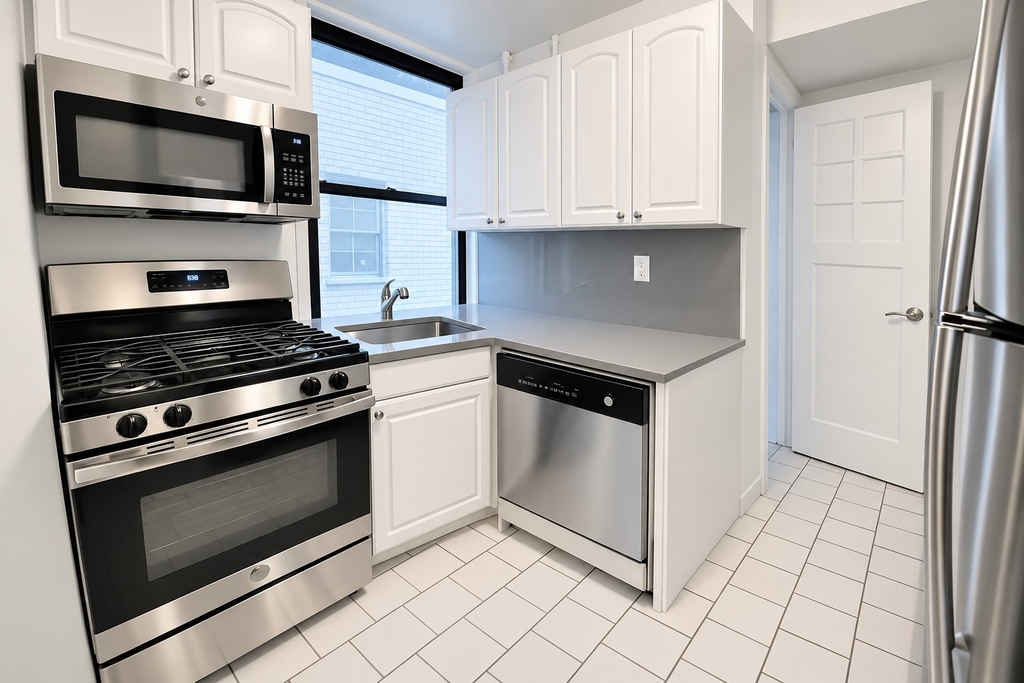55 West 55th Street - Photo 2