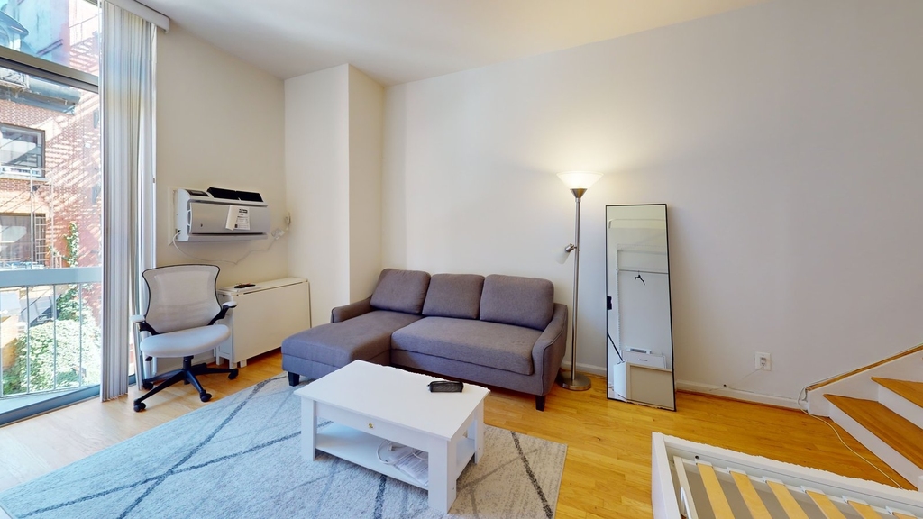 184 Thompson Street - Photo 5