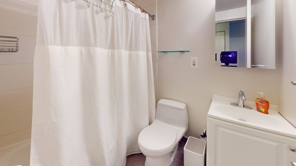 184 Thompson Street - Photo 2