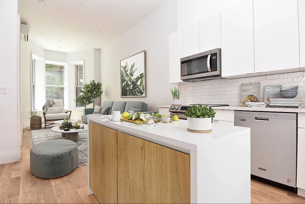 West 103rd Street - Photo 2