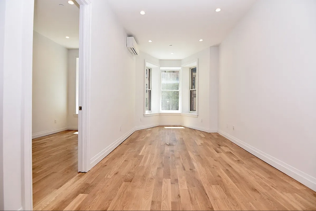 West 103rd Street - Photo 1