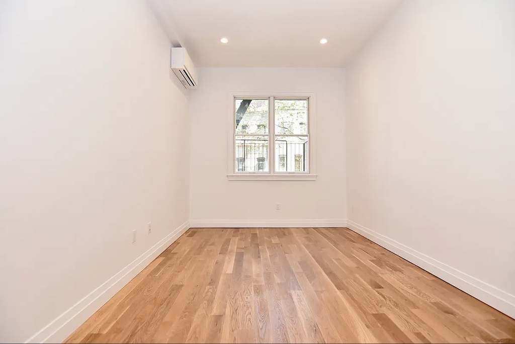 West 103rd Street - Photo 7