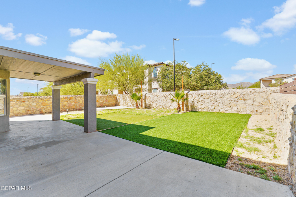 10799 Walden Pond Street - Photo 32