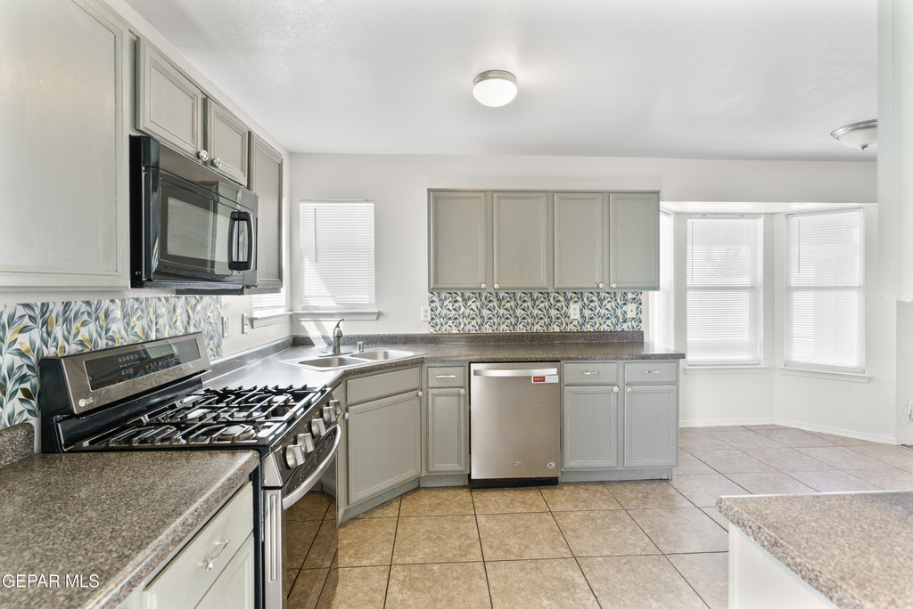 10799 Walden Pond Street - Photo 13