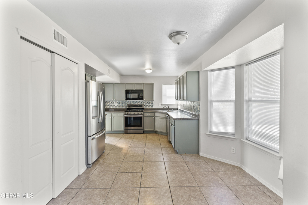 10799 Walden Pond Street - Photo 11