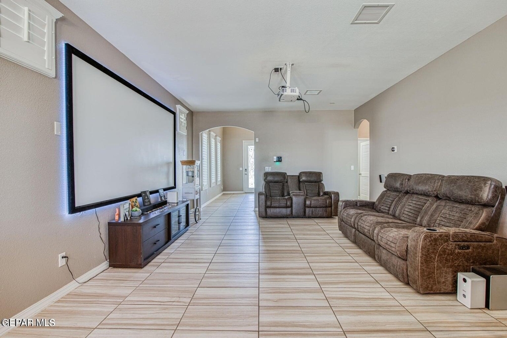 13665 Holbeck Street - Photo 6