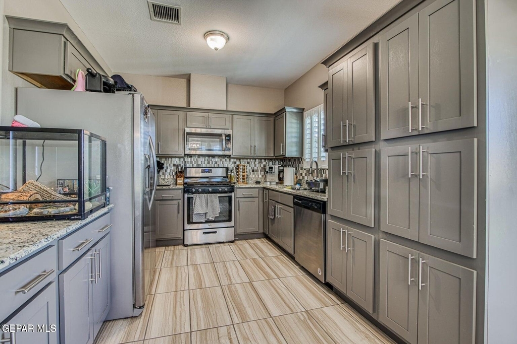 13665 Holbeck Street - Photo 7