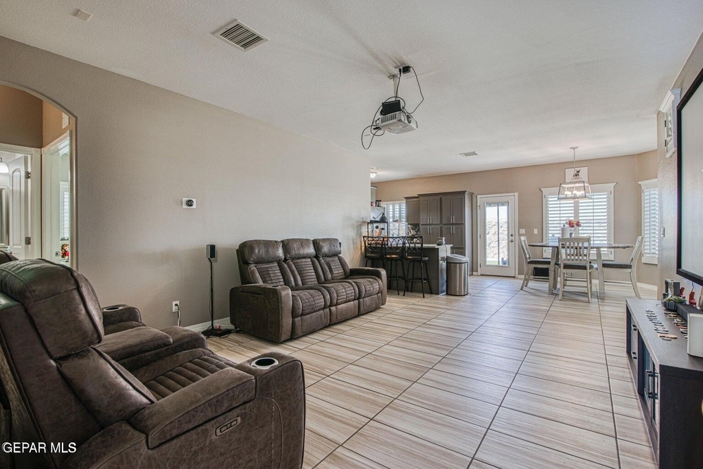 13665 Holbeck Street - Photo 4