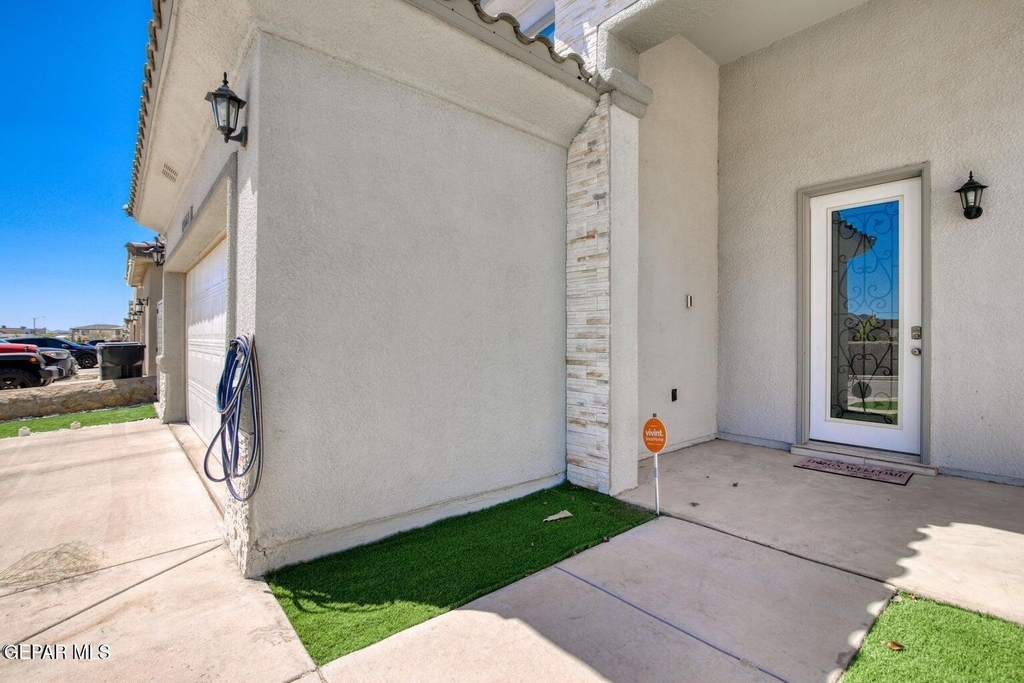 13665 Holbeck Street - Photo 2
