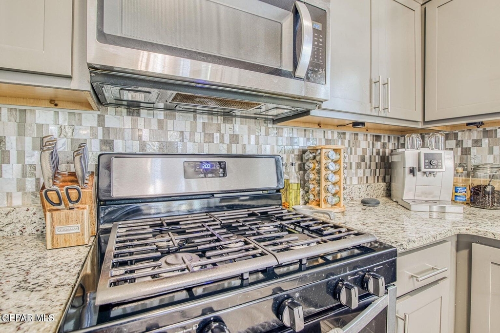 13665 Holbeck Street - Photo 9