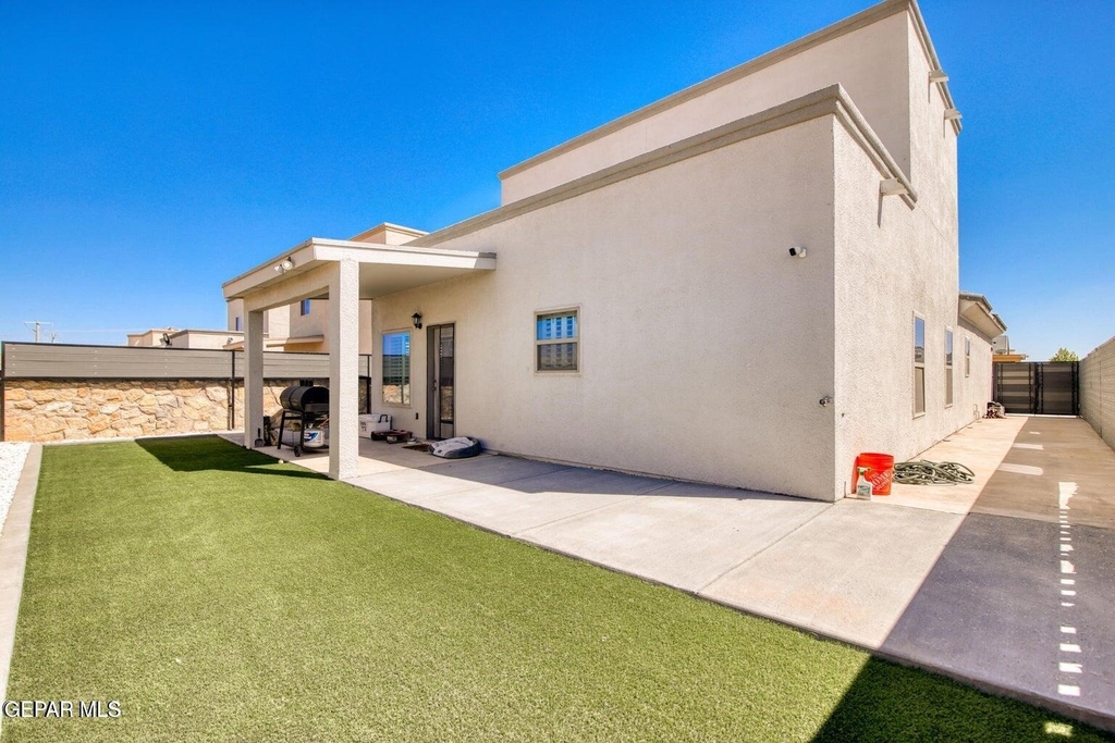 13665 Holbeck Street - Photo 30