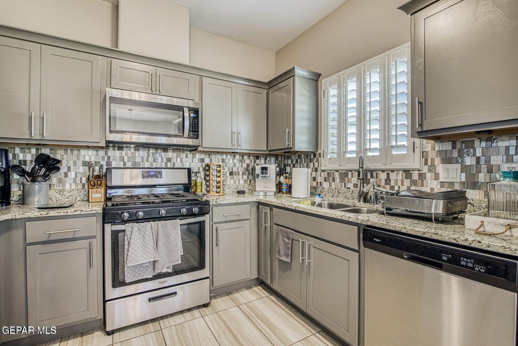 13665 Holbeck Street - Photo 8