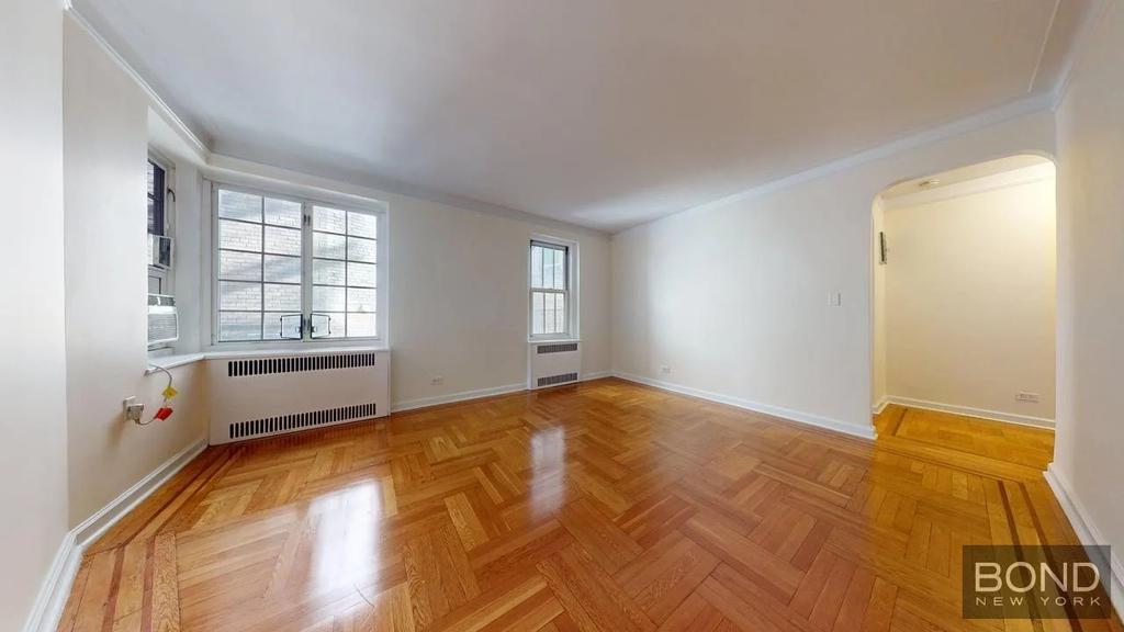 1 Jane Street - Photo 0