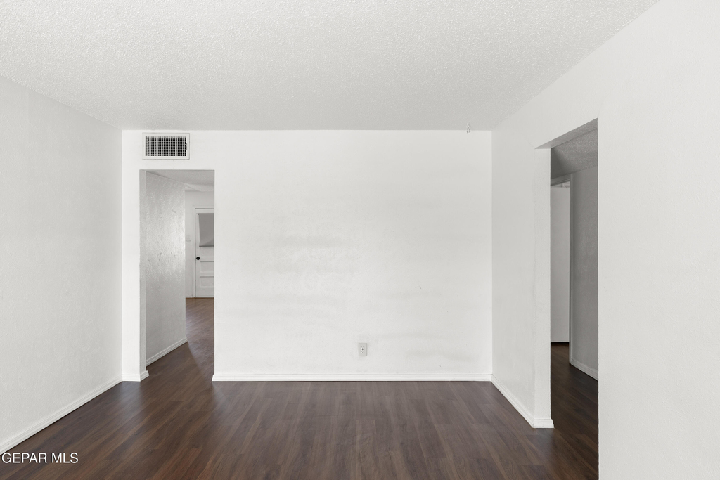 5409 Edmonton Avenue - Photo 6