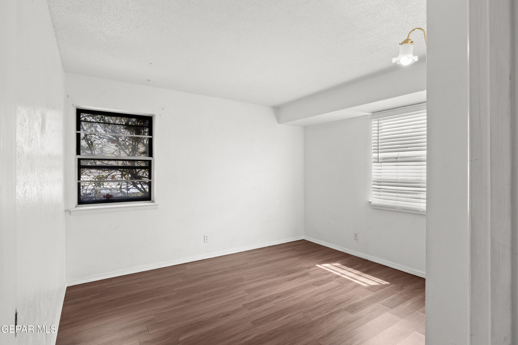 5409 Edmonton Avenue - Photo 24