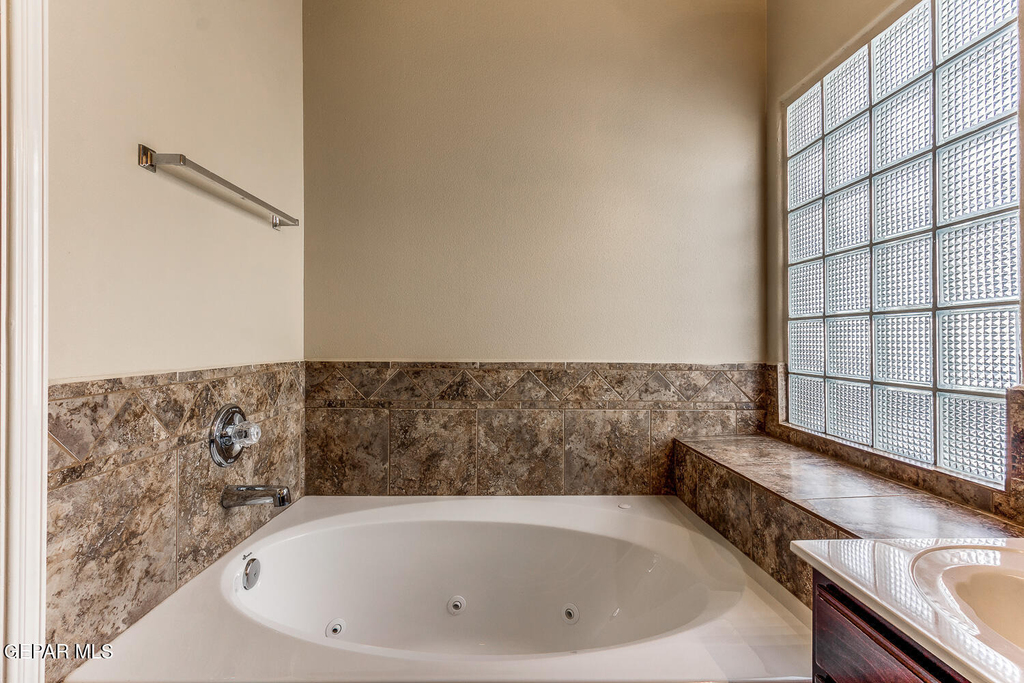2412 Escape Point Street - Photo 21