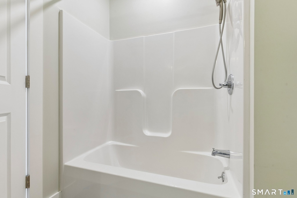 256 Captain Thomas Boulevard - Photo 9