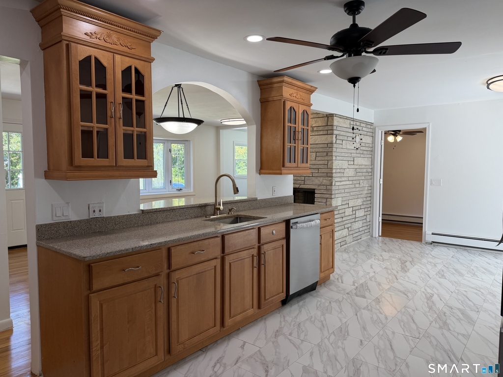 762 Woodin Street - Photo 2