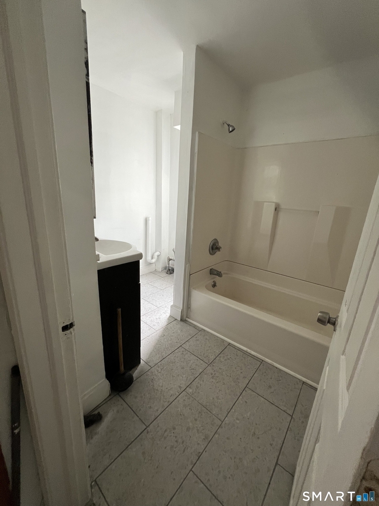 121 Babcock Street - Photo 8