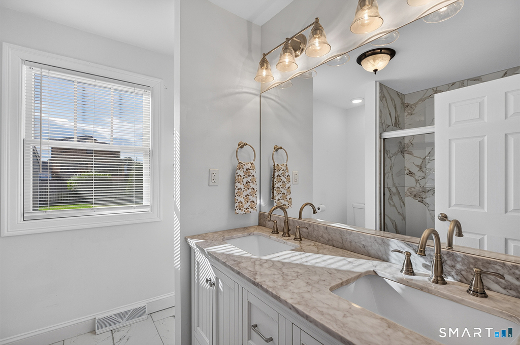 135 York Street - Photo 14