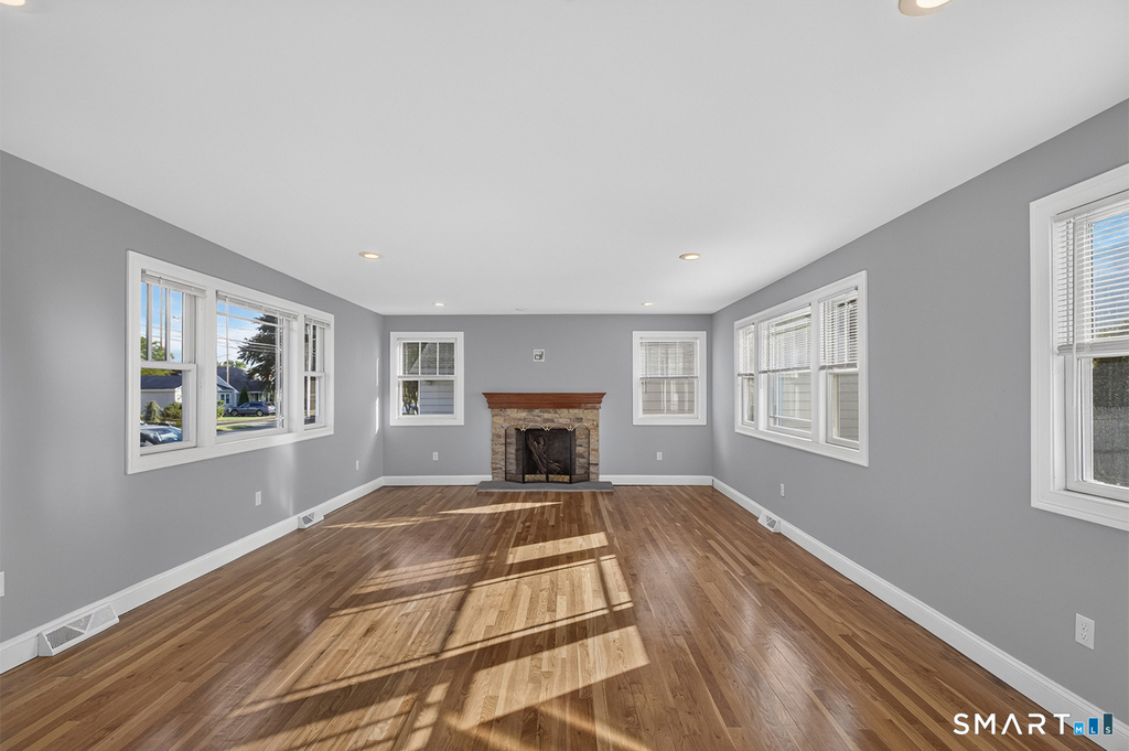135 York Street - Photo 1