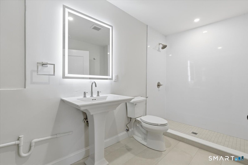 2750 Whitney Avenue - Photo 27