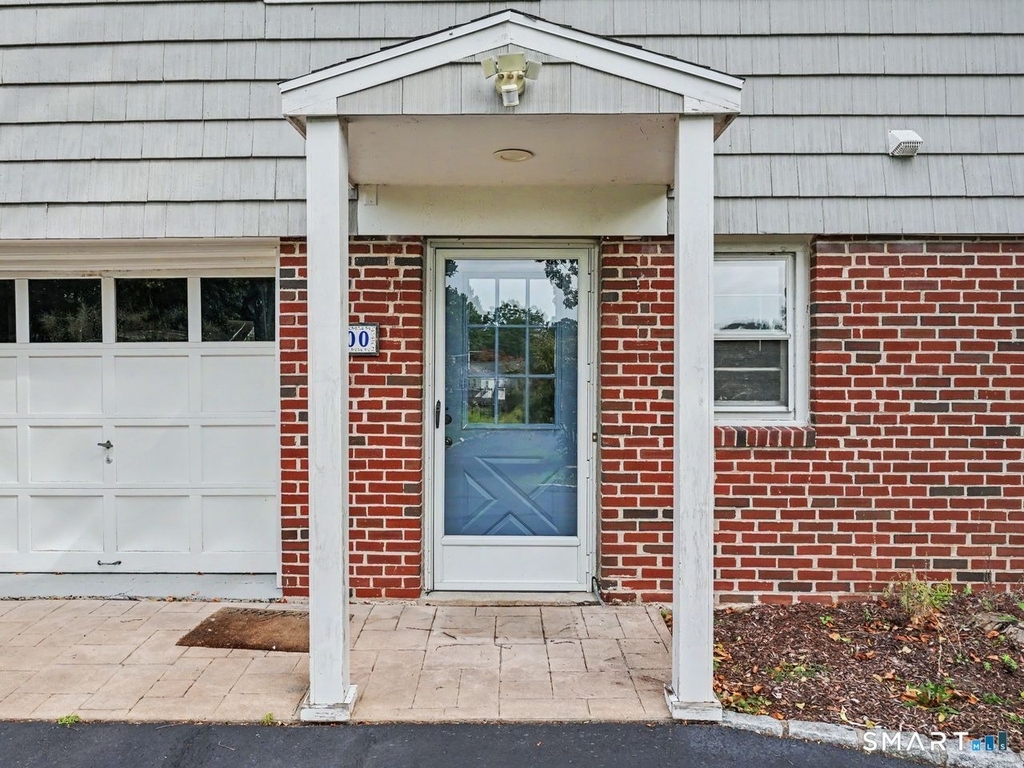 100 Lakeshore Terrace - Photo 11
