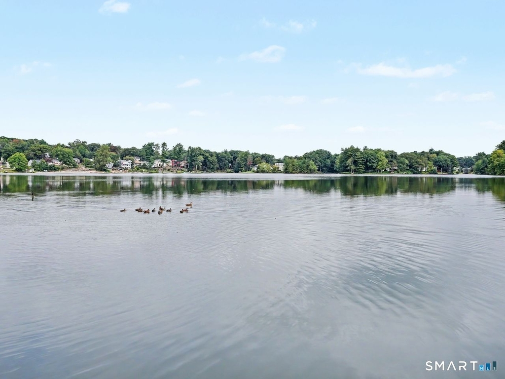 100 Lakeshore Terrace - Photo 10