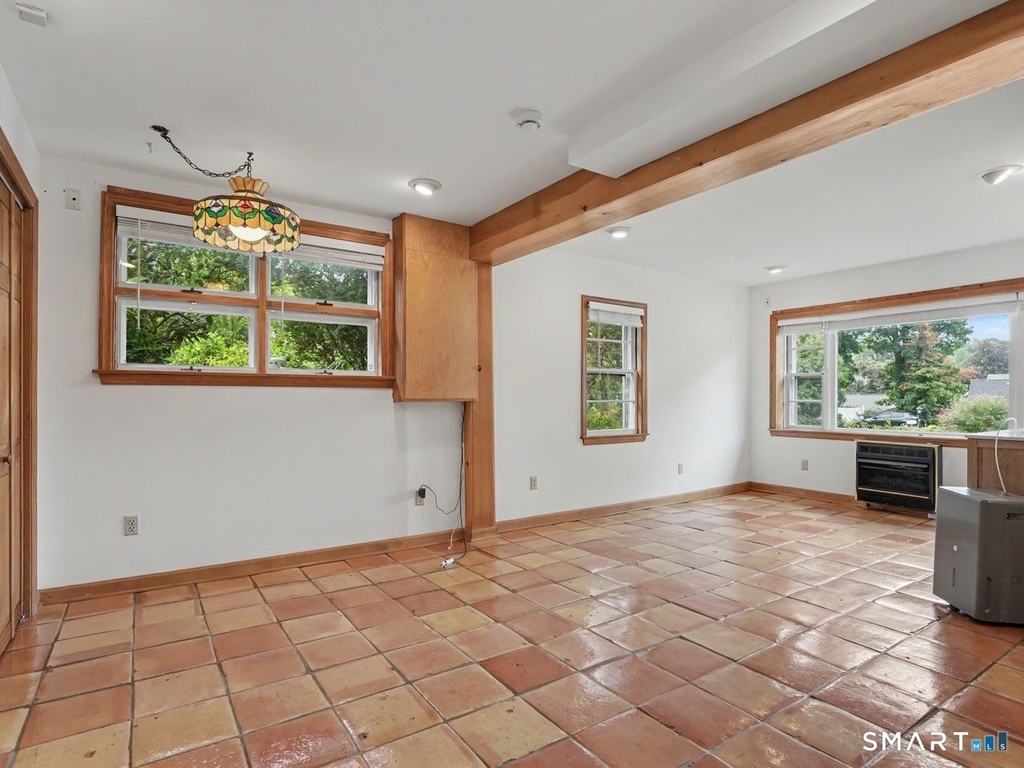 100 Lakeshore Terrace - Photo 19