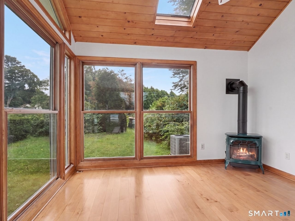 100 Lakeshore Terrace - Photo 16