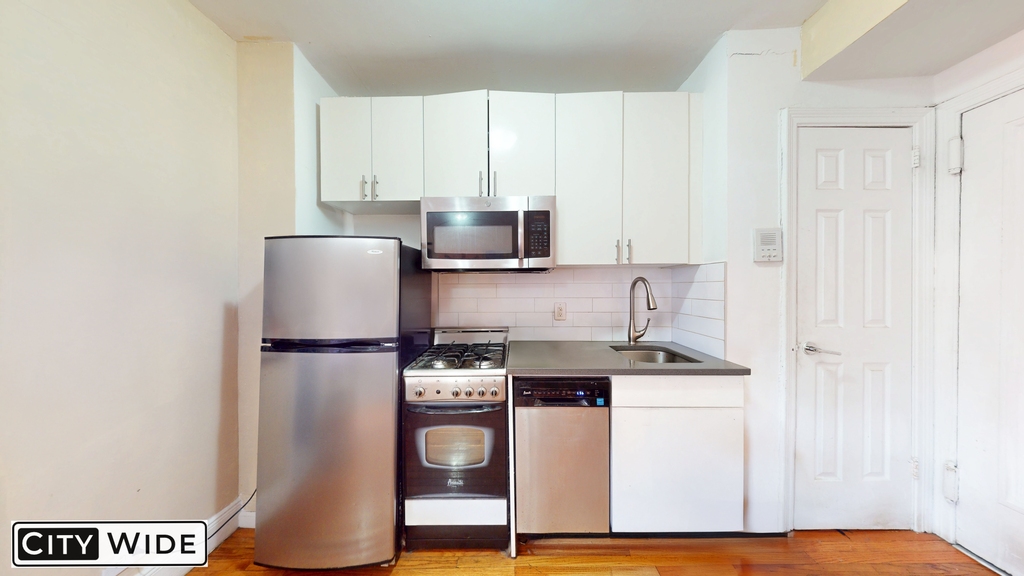 201 Sullivan Street - Photo 2