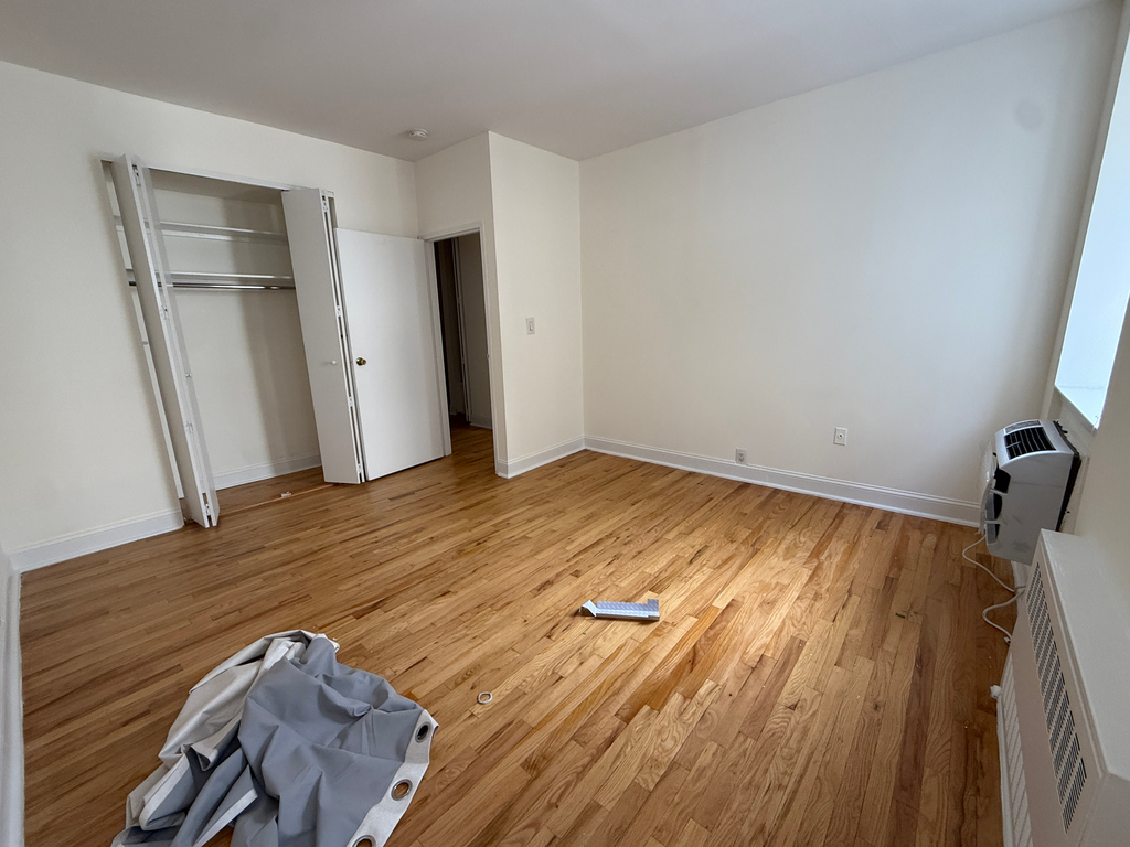 201 East 12th Street - Photo 11