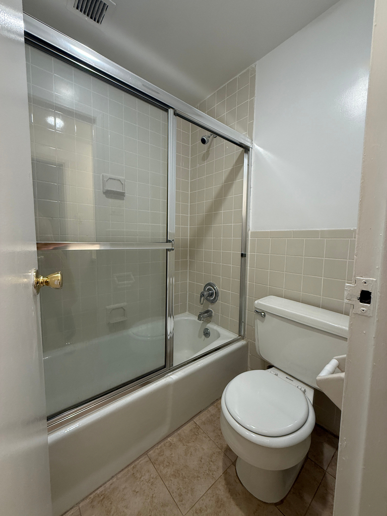 201 East 12th Street - Photo 13