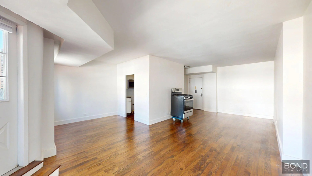 220 East 63rd Street - Photo 7