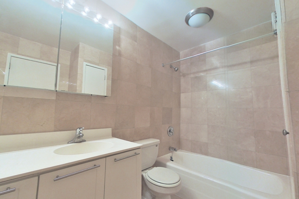 4th Avenue - Photo 10