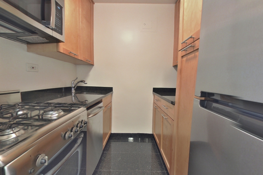 4th Avenue - Photo 9