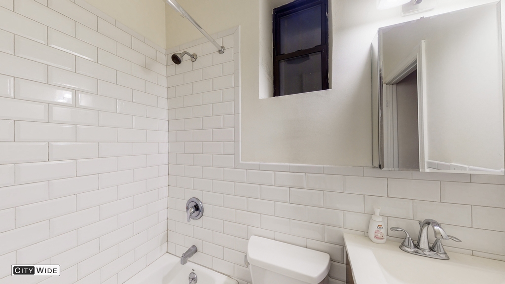 320 East 93rd Street - Photo 4