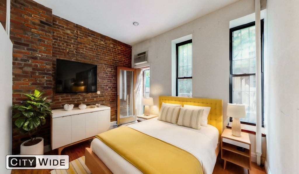 320 East 93rd Street - Photo 2