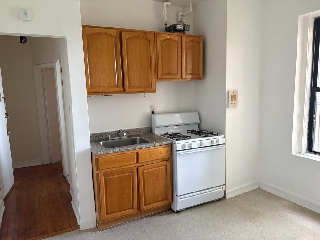 W.185th St and Fort Washington Avenue - Photo 1