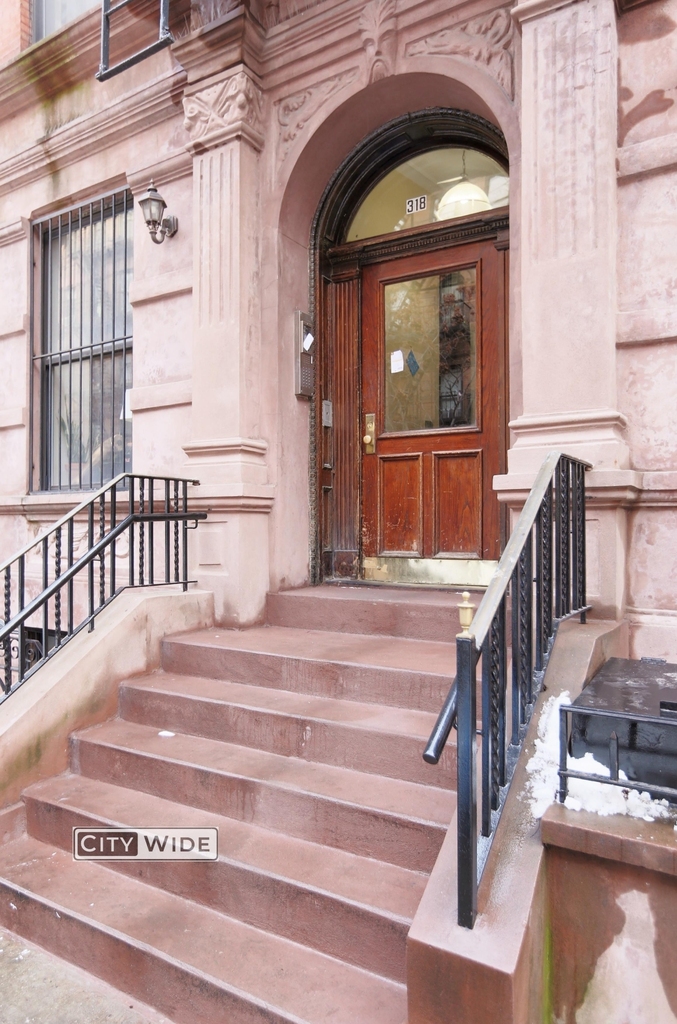 318 East 93rd Street - Photo 10